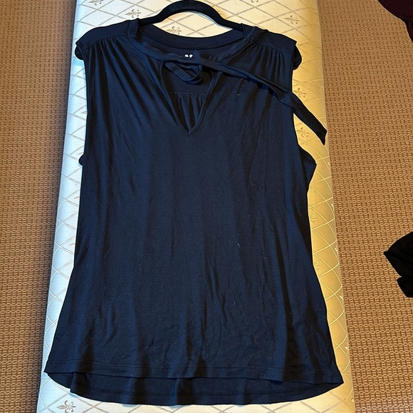 Three Dots xl deep vee neck sleeveless tee shirt black tie neck - Picture 1 of 8